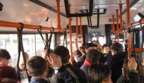 Atenție, să nu faceți la fel! Amendă de 500 de lei în autobuz pentru o femeie care a făcut un gest necugetat