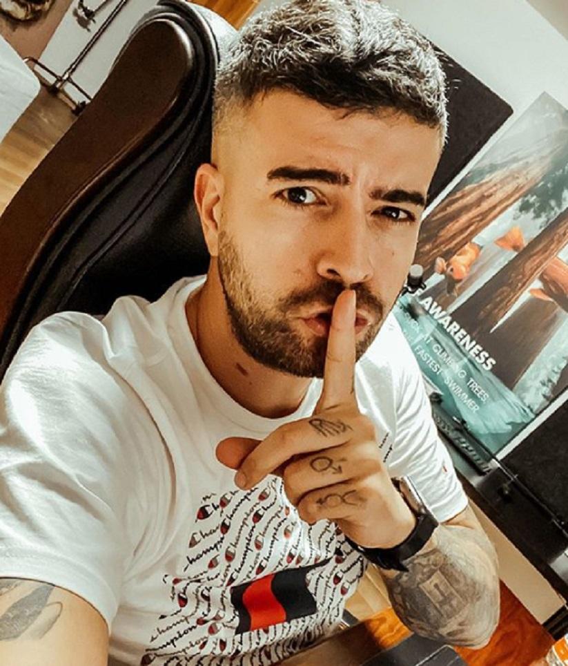 Speak a &icirc;nchis gura fanilor! Ce poză a fost obligat să arate, ca să nu se dezbrace: &bdquo;Sper să vă vină mintea la cap&rdquo;