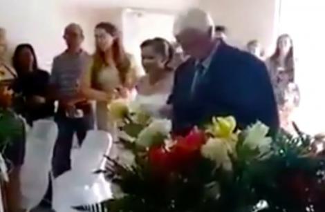 Mireasa a trăit un coșmar în ziua nunții! Pe ce melodie a fost condusă la altar