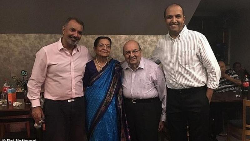 Raj Nathwani, mama, tatăl și fratele lui.
