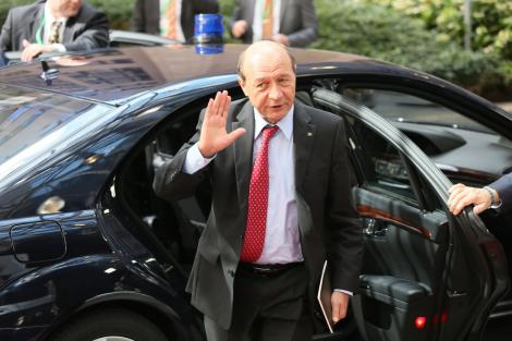 Coloana oficială a lui Traian Băsescu, accident în Capitală! Ce s-a întâmplat