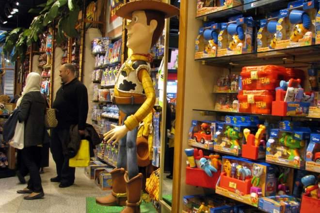 NEREGULI grave la comercianții de jucării! ANPC a dat AMENZI de peste un milion de lei