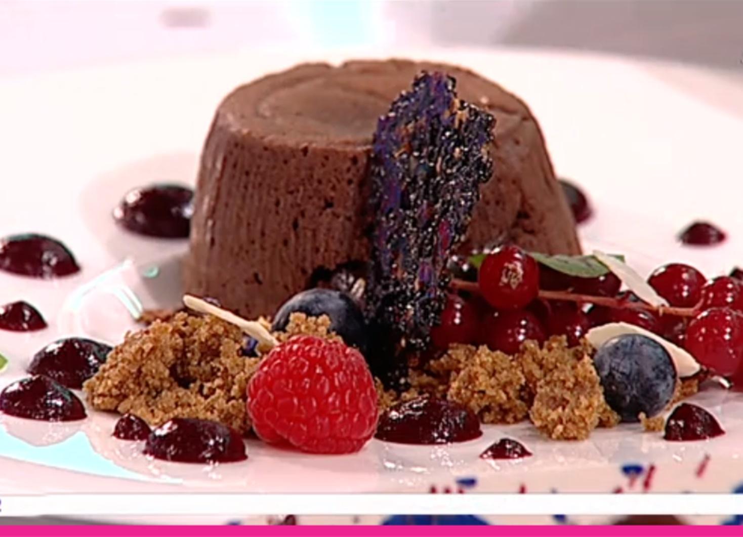 Cum preparăm cea mai reușită rețetă de Lava cake cu ciocolată amăruie - Rețeta lui Chef Munti