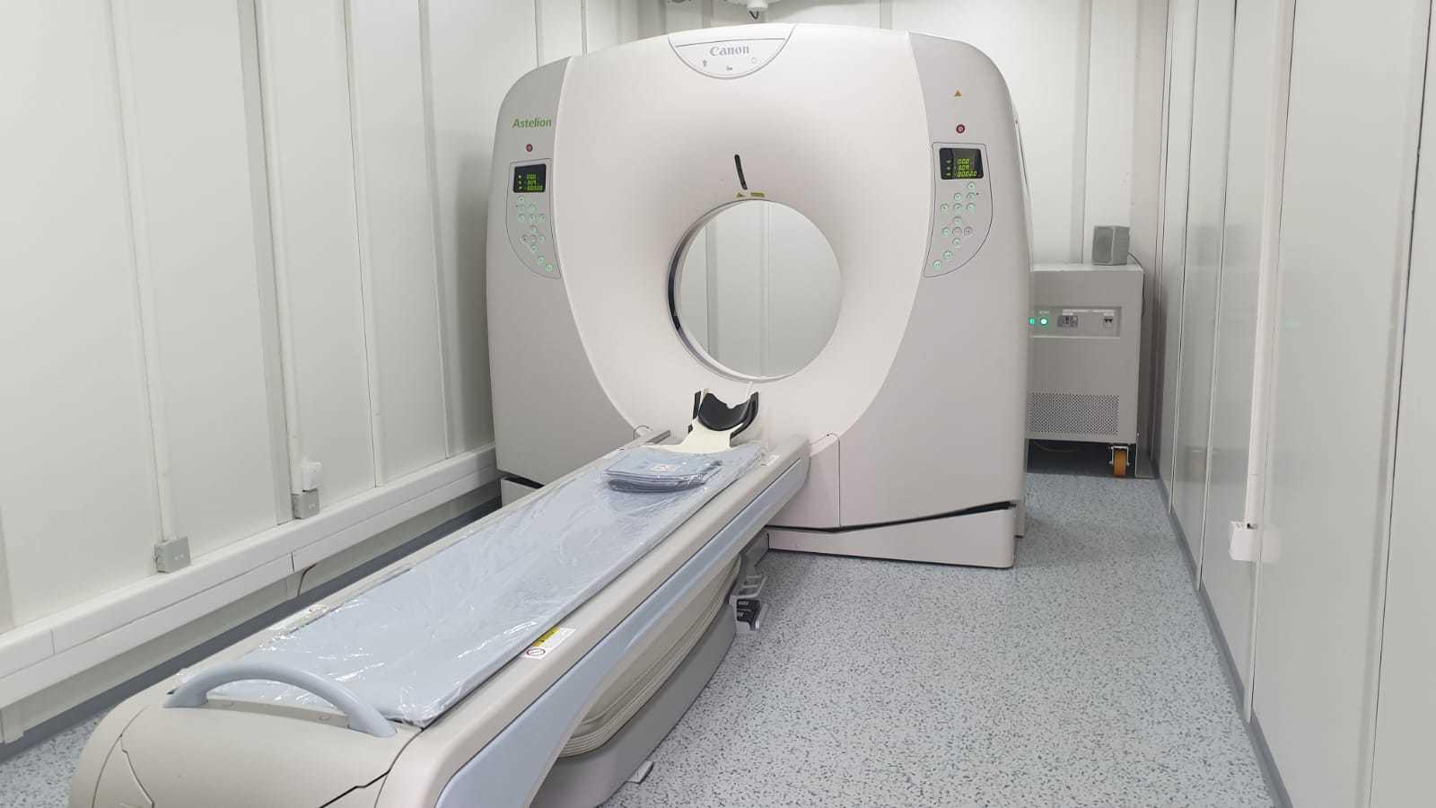 Computer tomograf ultraperformant, cu un soft special care permite depistarea pe loc a infectării cu COVID-19, la Institutul ”Matei Balş”