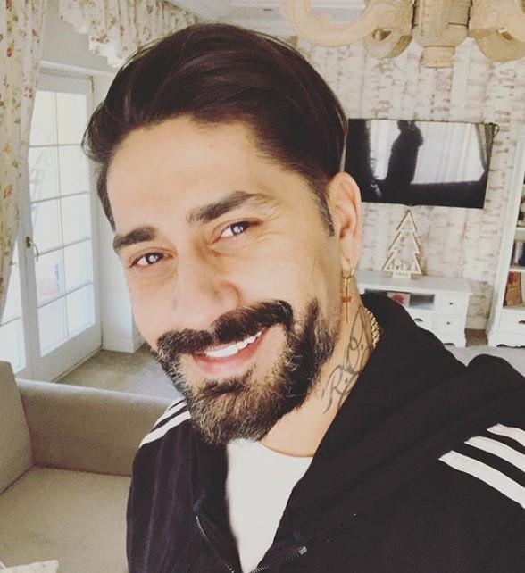 Connect-R, replici acide la adresa fanilor după ce a fost criticat. Cum i-a pus artistul la punct pe răutăcioși: &ldquo;Ce aveți &icirc;n cap, bă, triștilor? At&acirc;t de depresivi și de...&rdquo;