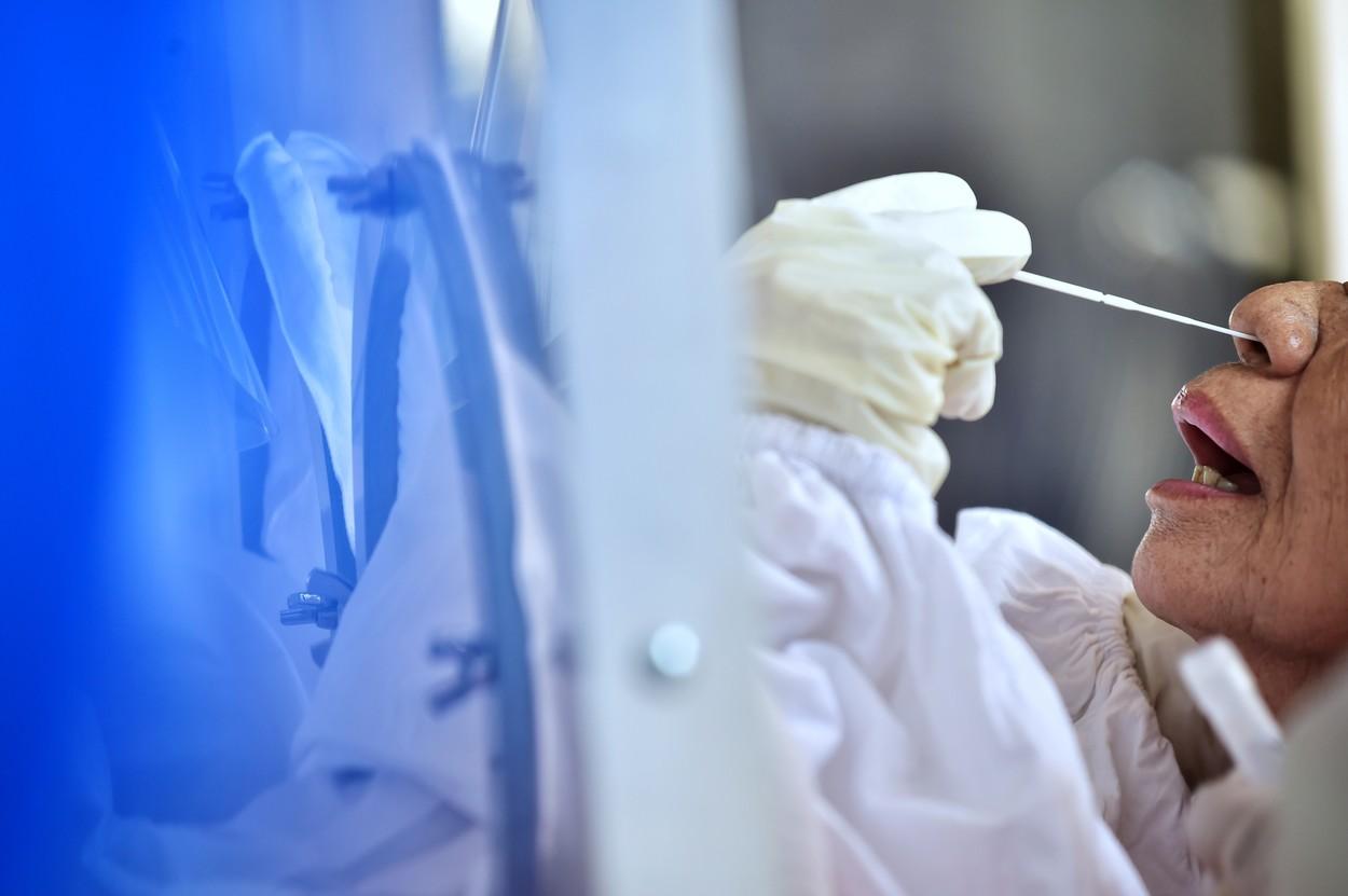 Alertă! Iași, pe cale să devină focar de Covid-19 din cauza unei paciente operată de urgență. Zeci de oameni pozitivi &icirc;n două spitale din oraș