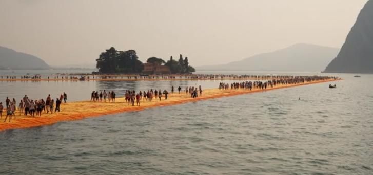 Artistul plastic Christo, celebru pentru lucrări de mari dimensiuni, a murit la v&acirc;rsta de 84 de ani