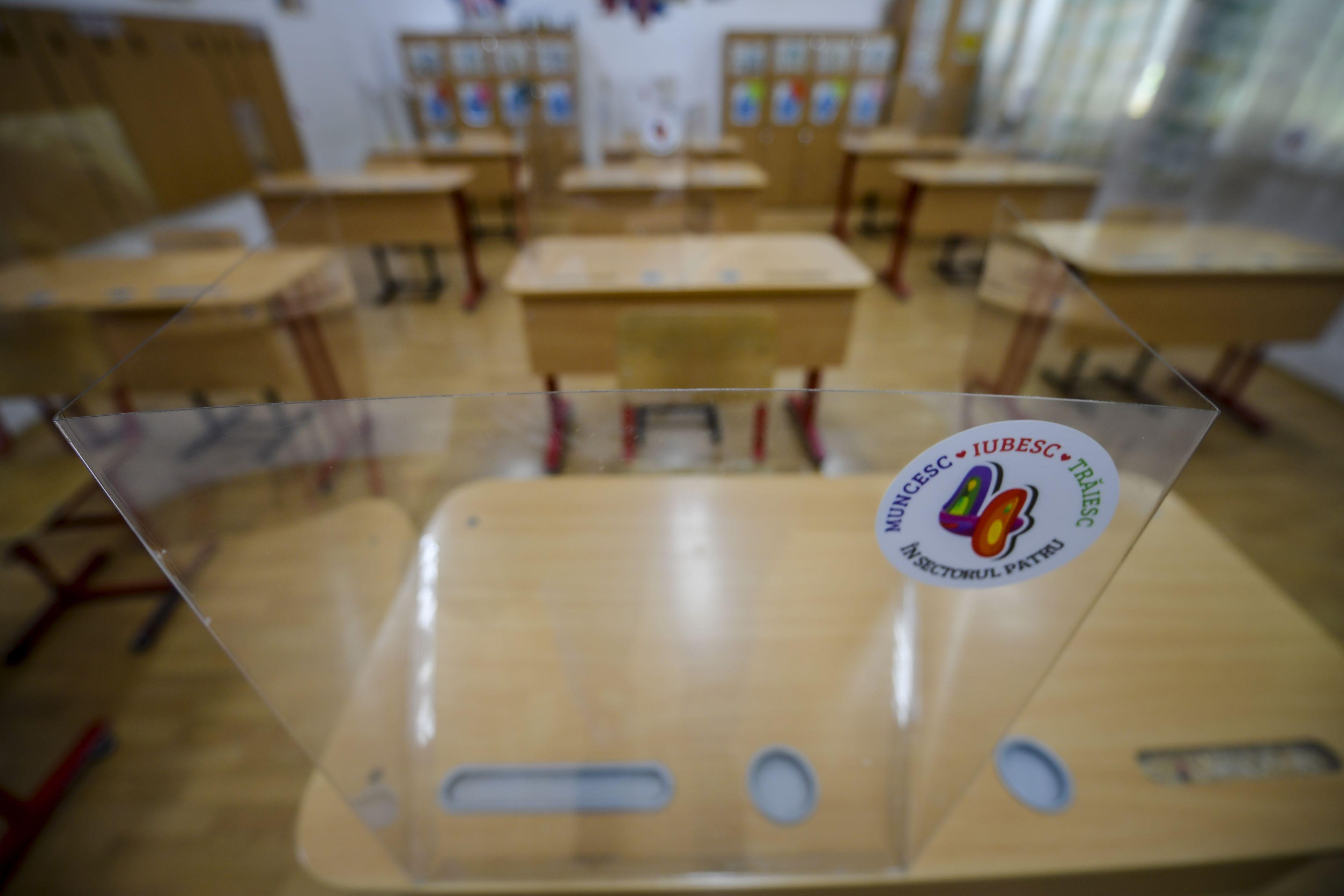 Se redeschid școlile: "Avem clase de șase elevi, doar 30% au spus că vin!" Ce se &icirc;nt&acirc;mplă cu cei care nu participă la pregătirea pentru examene