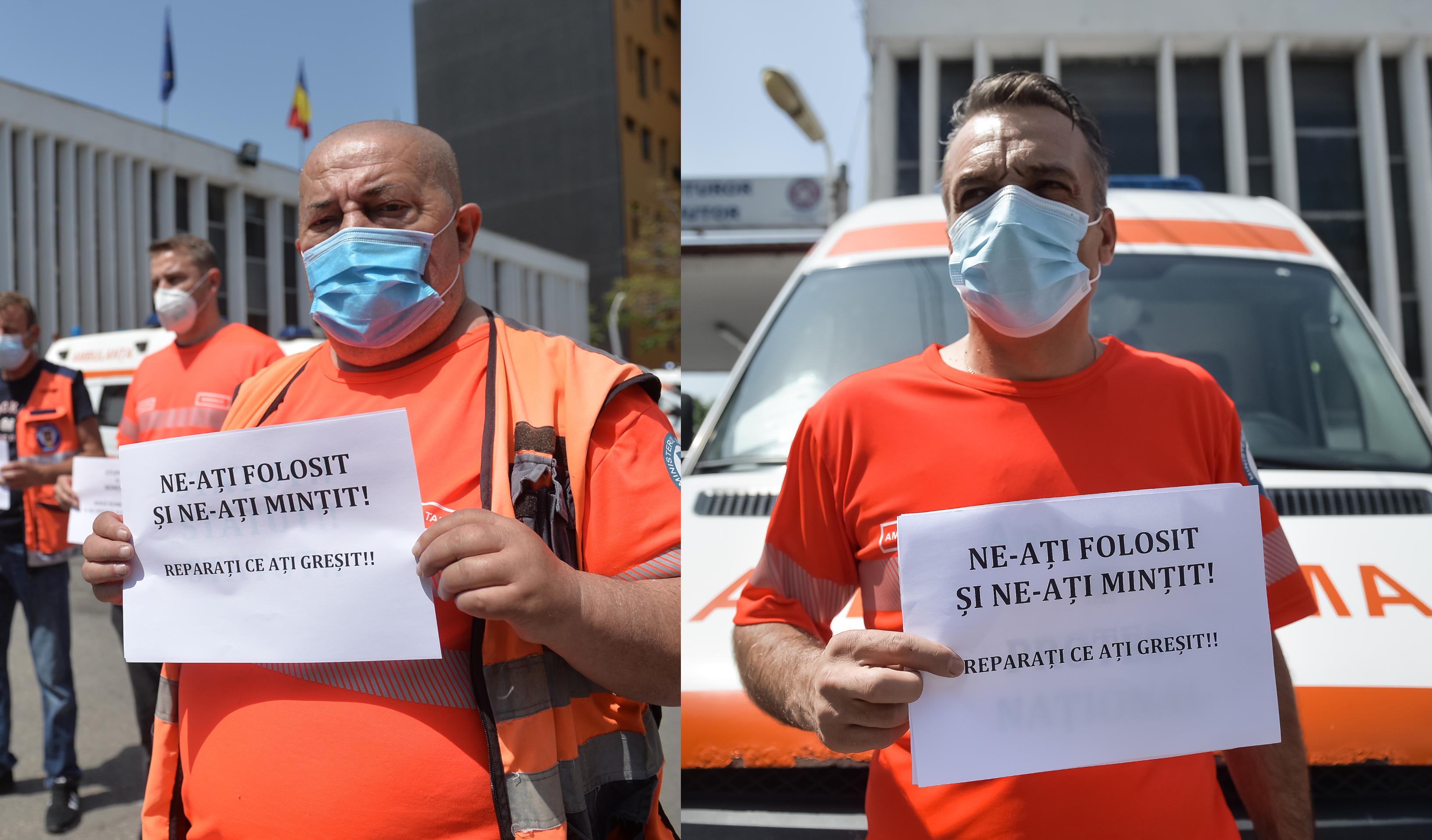 FOTO | Ambulanțierii au ieșit &icirc;n stradă: "Ne-ați folosit și ne-ați mințit. Reparați ce ați greșit". I-au pl&acirc;ns pe cei morți și și-au strigat durerea