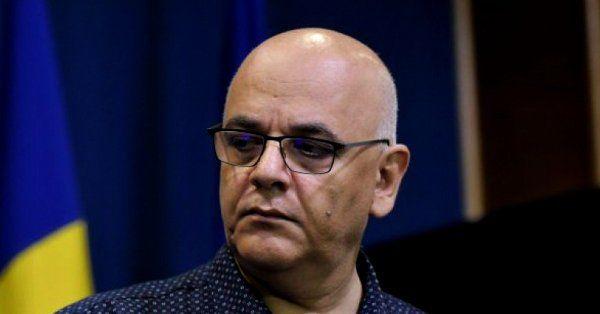 Raed Arafat, &icirc;n mijlocul unui scandal uriaș din cauza problemelor din spitale. Rom&acirc;nii și-au strigat nemulțumirile pe Facebook: &rdquo;E normal ca un bolnav să fie izolat &icirc;ntr-un salon patru zile?!&rdquo;