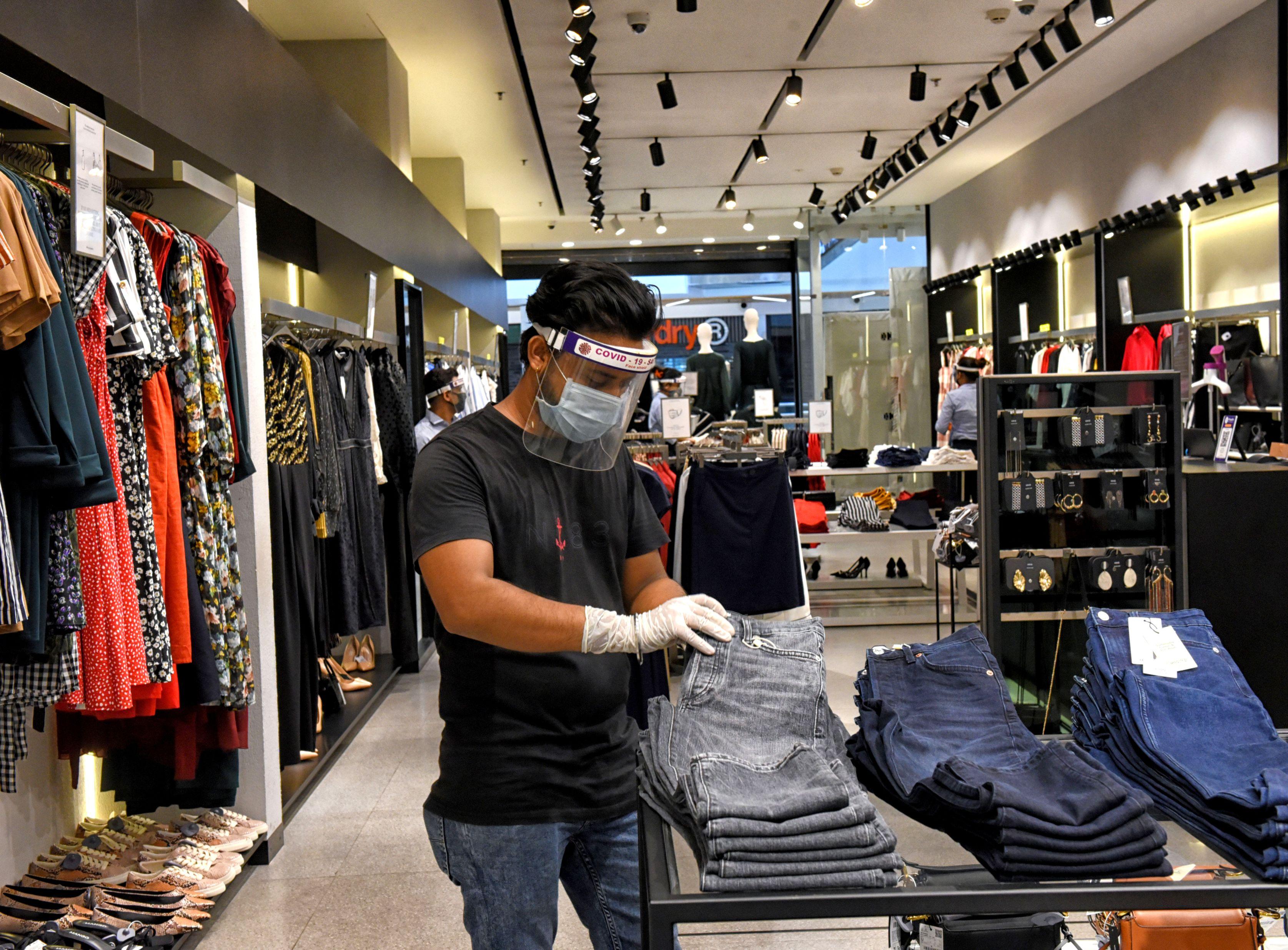 Anumite magazine din mall-uri răm&acirc;n &icirc;nchise. Anunțul momentului despre deschiderea centrelor comerciale, din 15 iunie