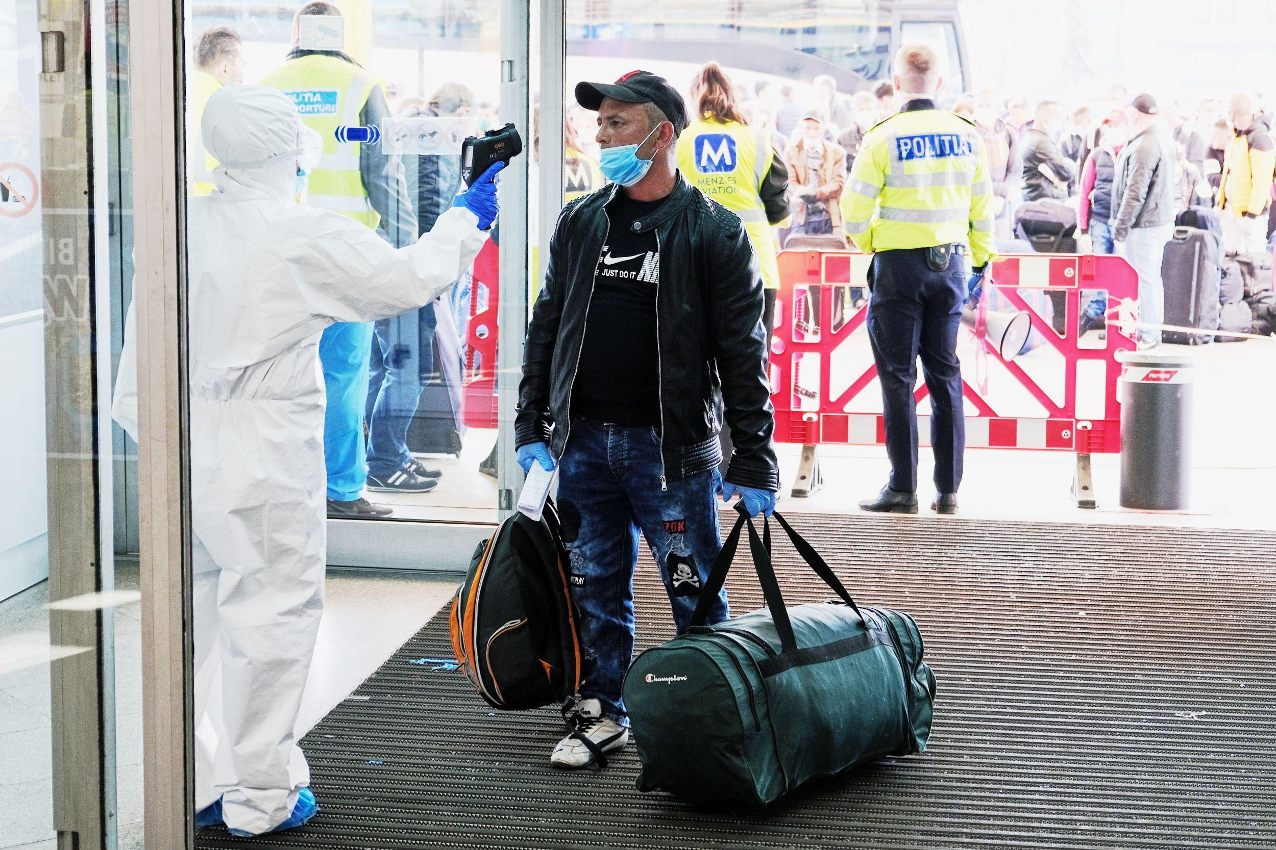 Anunț oficial! Rom&acirc;nii care vin din aceste ţări nu vor mai fi izolați la domiciliu. Zborurile vor fi reluate!