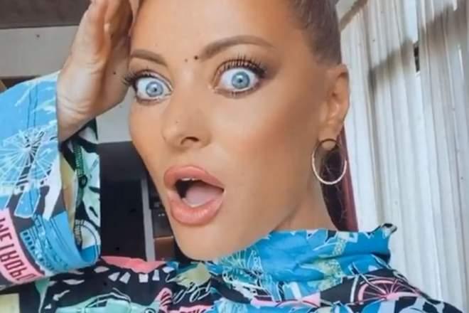 Nu ați văzut-o niciodată așa! Ce fel de mătușă e Delia. Fanii au rămas uimiți, c&acirc;nd au văzut imaginile cu jurata iUmor| VIDEO