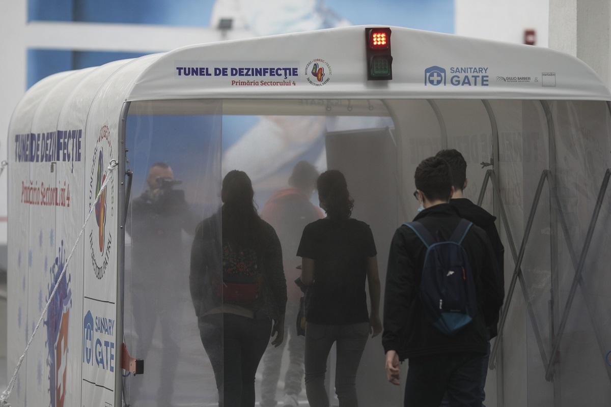 Un profesor a fotografiat subiectele la Evaluarea Națională și le-a publicat pe un grup online! Ce au decis autoritățile