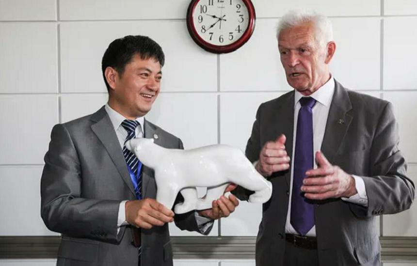 Preşedintele Academiei de Ştiinţe ale Arcticii de la Sankt Petersburg, Valeri Mitko, acuzat de Moscova de &icirc;naltă trădare, prin transmiterea Chinei unor informaţii secrete despre tehnici de detectare a submarinelor