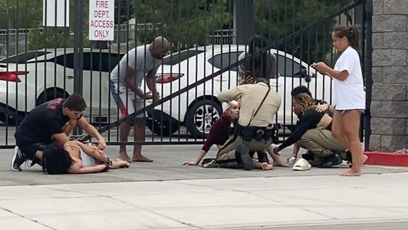 Nepoata lui Michael Jackson, înjunghiată de șapte ori, în plină stradă! Imagini șocante, surprinse imediat după atac - FOTO