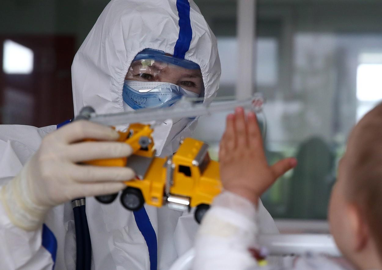 Focar de coronavirus &icirc;n cel mai mare spital de copii din Capitală. Totul a pornit de la o asistentă de la Marie Curie