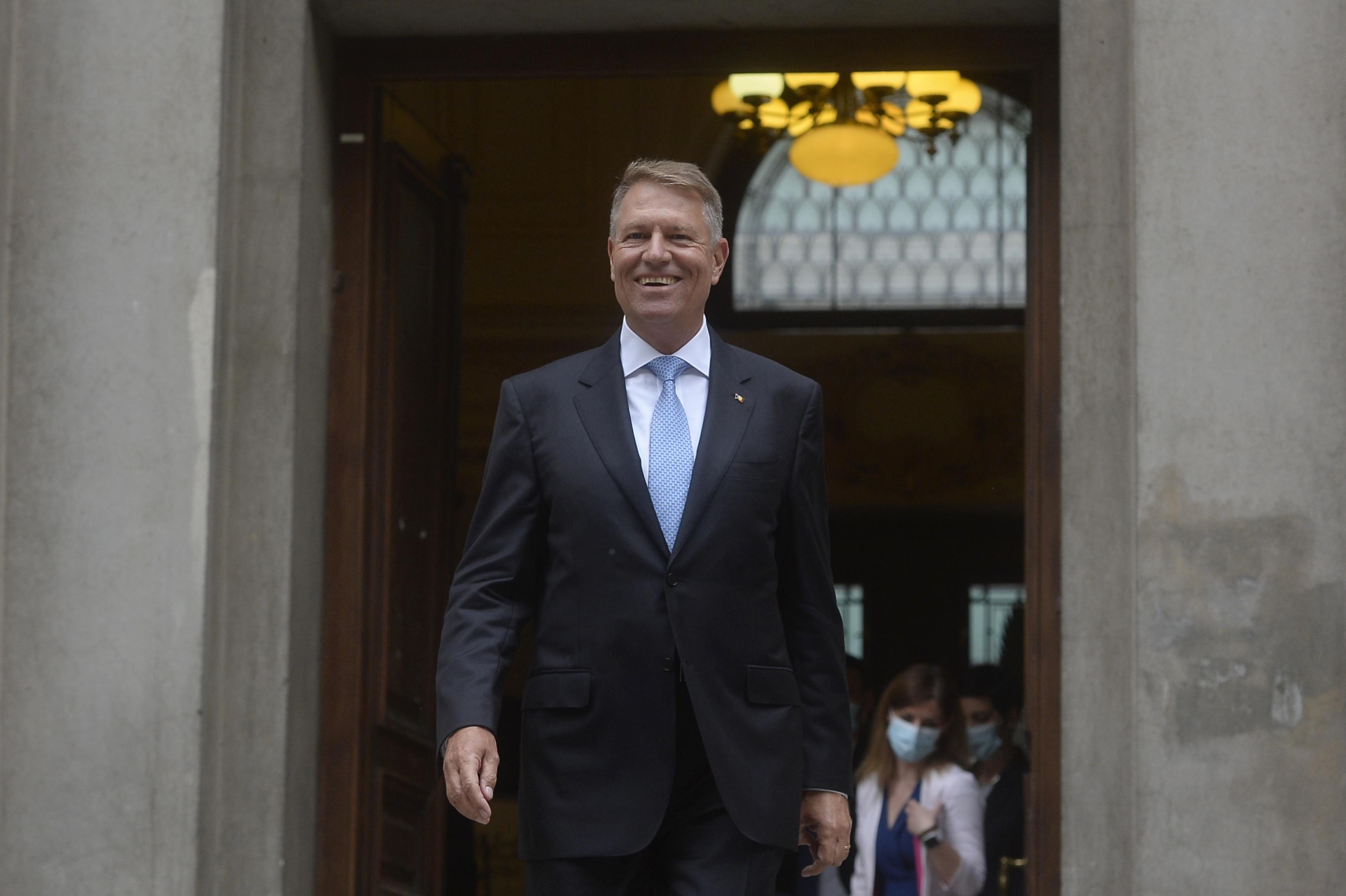Surse: Klaus Iohannis ar RESPINGE interzicerea &icirc;n școli și universități a oricărei referiri la identitatea de gen