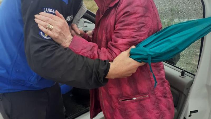 Momente emoționante pe Transalpina. Un bărbat de 80 de ani a fost găsit, în viață, după ore în șir de căutări