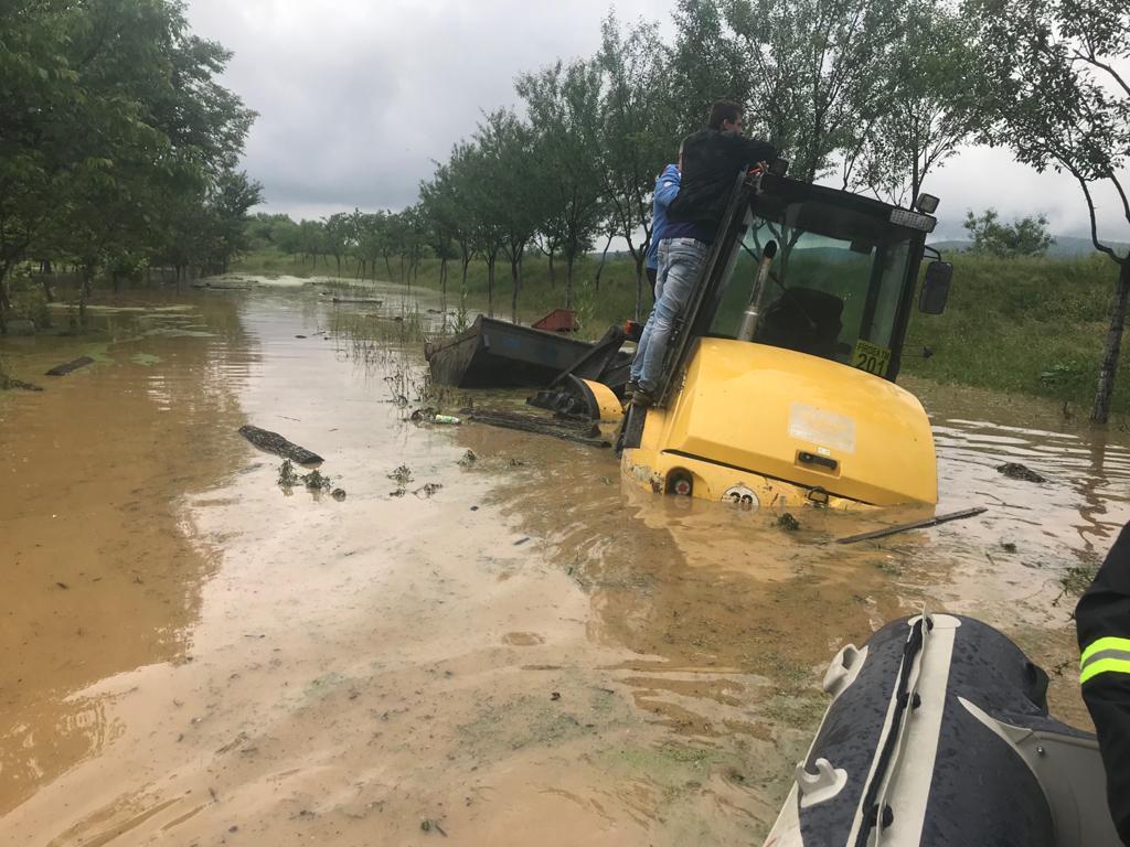 Marcel Vela anunţă că este nevoie de o mobilizare suplimentară &icirc;n judeţele unde au fost emise avertizări hidrologice de cod portocaliu şi cod roşu/ IGSU: Efectivele din Caraş-Severin şi Timiş au fost suplimentate