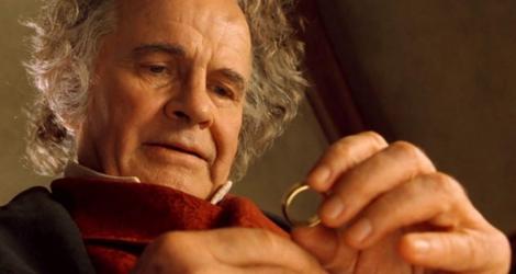 A murit Ian Holm, actorul care l-a interpretat pe Bilbo Baggins, în „Stăpânul Inelelor” și „Hobbitul”! A avut o suferință cumplită!