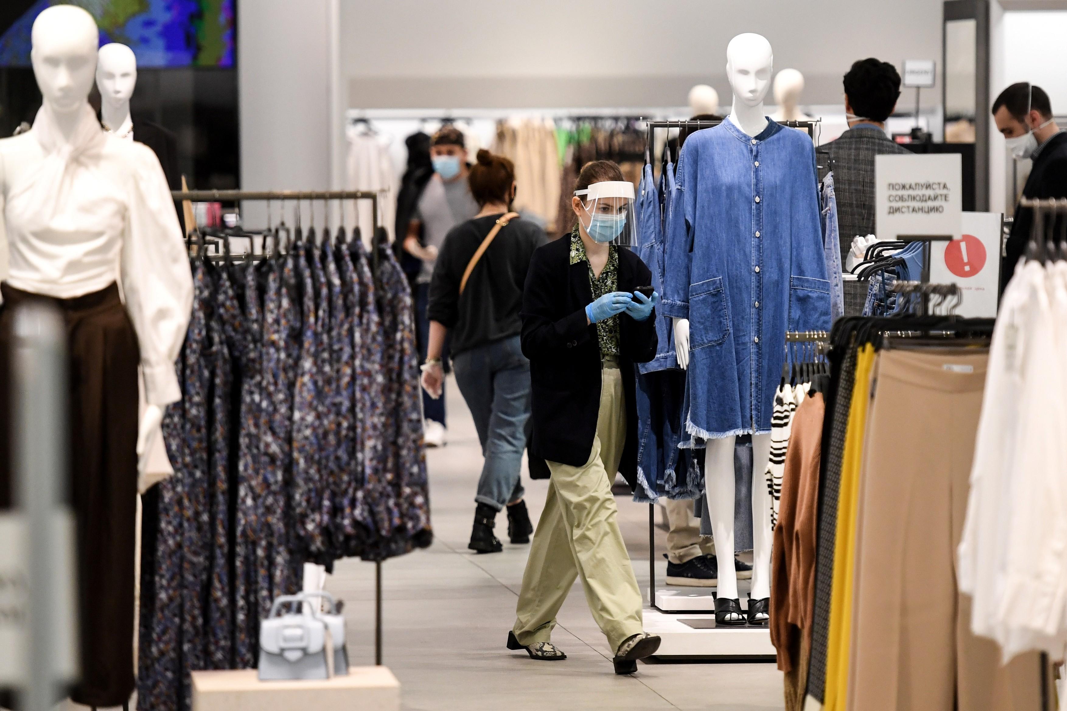 C&acirc;nd s-ar putea deschide mall-urile! Ministrul Economiei a făcut anunțul: &bdquo;Vrem să aducem viața la normalitate mai repede&rdquo;