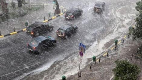 Jumătate din țară, măturată de furtuni în orele următoare! ANM a emis cod de vreme rea: Ploi torențiale, inclusiv în Capitală!