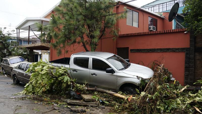 FOTO | Imagini apcaliptice cu furtuna Amanda din El Salvador. Asfaltul a fost smuls, casele dărâmate și mașinile aruncate una peste cealaltă