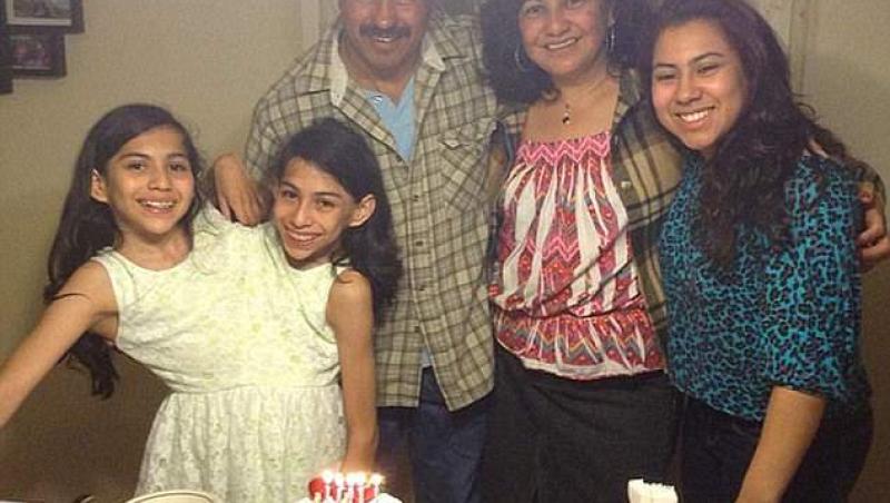 Surorile siameze Carmen și Lupita Andrade, alături de familie