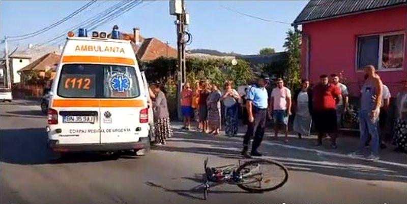 Băiețel de nouă ani, mort după ce a fost lovit &icirc;n plin de o mașină. Copilul se plimba cu bicicleta &icirc;n momentul tragediei&nbsp;