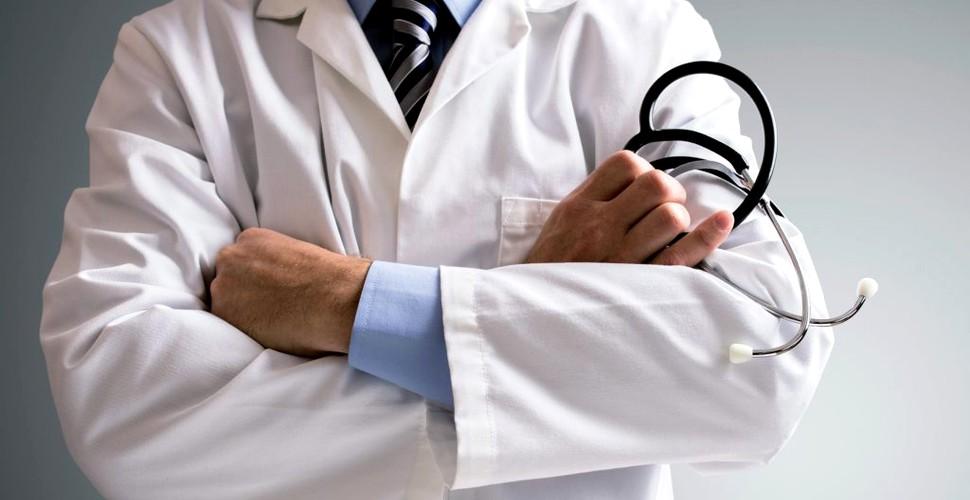 &Icirc;ncă un medic a murit &icirc;n urma infecției cu noul coronavirus. Bărbatul avea 57 de ani