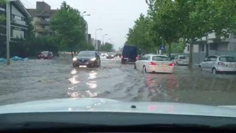 Potop &icirc;n Capitală! ANM a emis un cod portocaliu de furtuni și ploi &icirc;n București, valabil luni seara