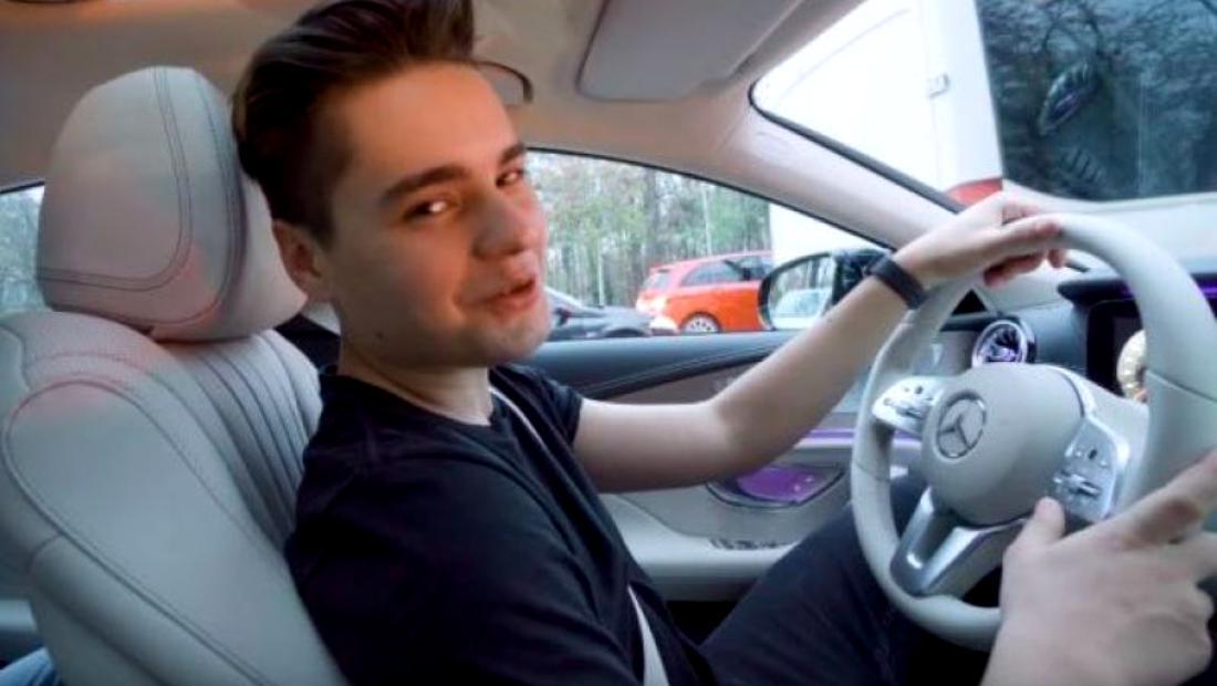 Apariție de senzație a vloggerului Selly, &icirc;n prima zi de BAC! T&acirc;nărul a venit la examen pe cai mulți!