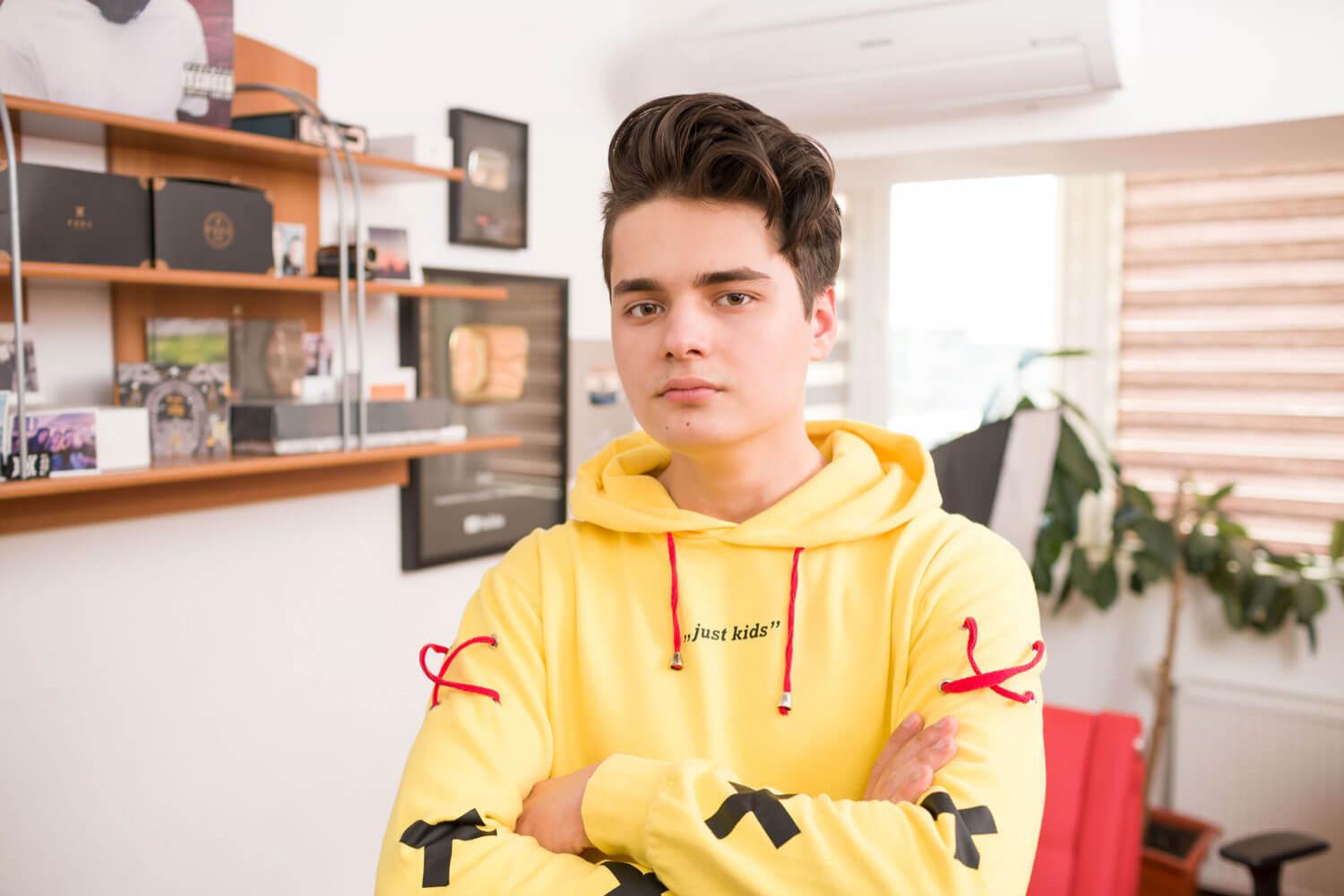 Vloggerul Selly, declarații uluitoare &icirc;nainte de proba de matematică de la Bac: "Nu te invață nimic despre bani"