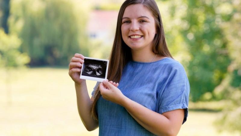 „Sunt însărcinată cu gemeni, dar vor veni pe lume în zile diferite!” O viitoare mămică a rămas fără cuvinte când și-a făcut prima ecografie