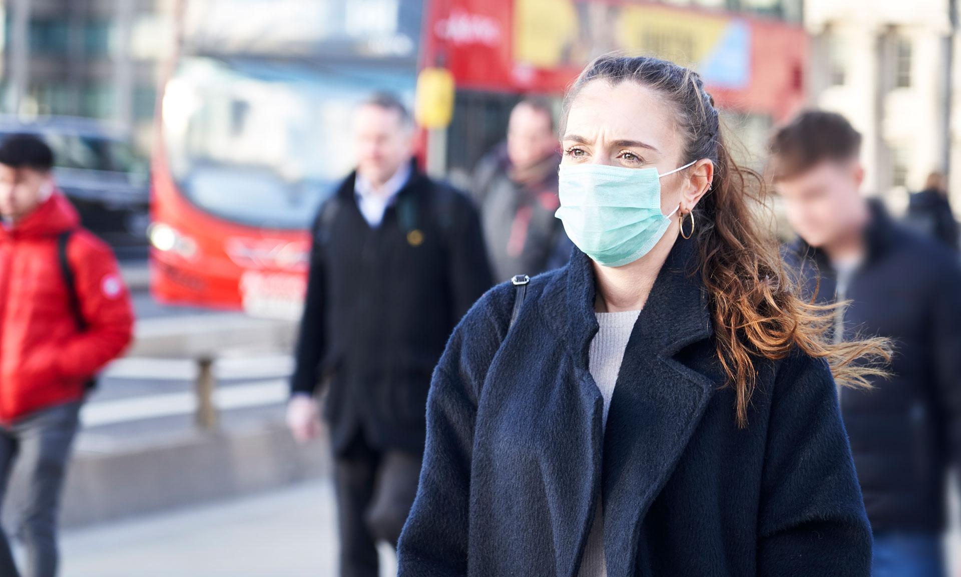 P&acirc;nă c&acirc;nd vom fi obligați să purtăm măști de protecție. Ministrul Sănătății, noi precizări: &rdquo;E un gest minim de protecție!&rdquo;