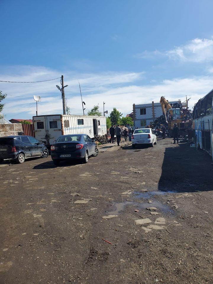 Amenzi de peste 500.000 de lei, date &icirc;n urma controalelor făcute de Garda de Mediu la firme care colectează şi ard ilegal deşeuri