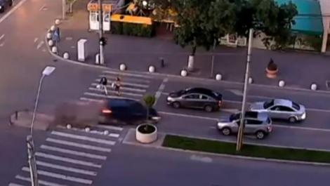 VIDEO | Accident  la limita tragediei în sectorul 4! Carambol cu ȘASE mașini în București, într-o intersecție