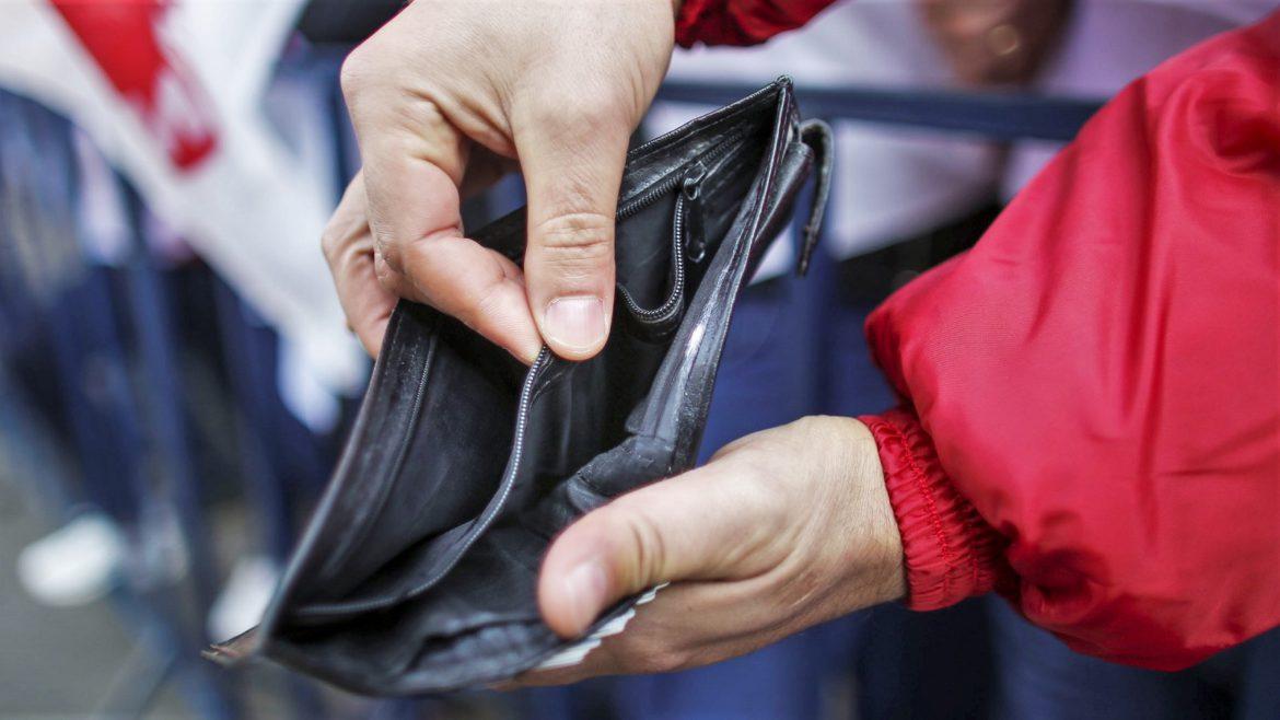 Rom&acirc;nii mai au la dispoziție o săptăm&acirc;nă pentru a solicita am&acirc;narea ratelor la bănci. Ce condiții trebuie să &icirc;ndeplinească&nbsp;