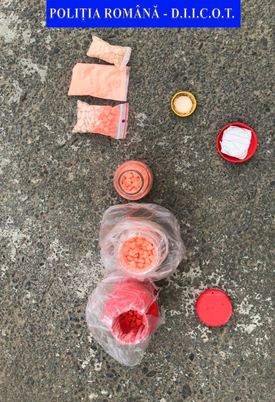 Bărbat reţinut de DIICOT Iaşi după ce a fost prins cu peste 1.300 de comprimate de ecstasy
