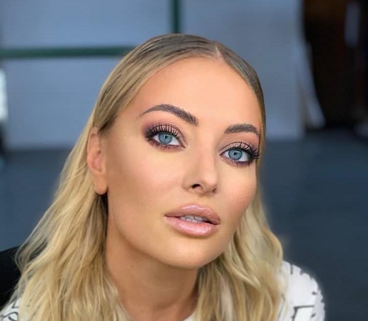 DE NECREZUT!  Delia a dezvăluit secretul prin care &icirc;și menține silueta. Cum reușește să arate impecabil: "Măn&acirc;nc tot ce &icirc;mi doresc, dar..."