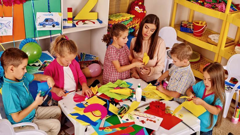 &Icirc;ncă un focar de coronavirus &icirc;n Rom&acirc;nia. Doi copii, internați de urgență &icirc;n spital după ce au fost infectați cu SARS-coV-2 la grădiniță. Alți 26 de copii sunt &icirc;n izolare