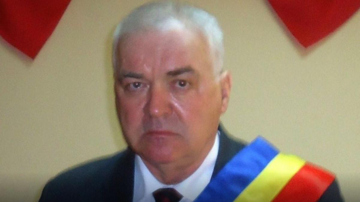 Primar din Botoșani, mort &icirc;n urma infecției cu noul coronavirus. Bărbatul fusese transferat la un spital din București &icirc;n urmă cu două săptăm&acirc;ni