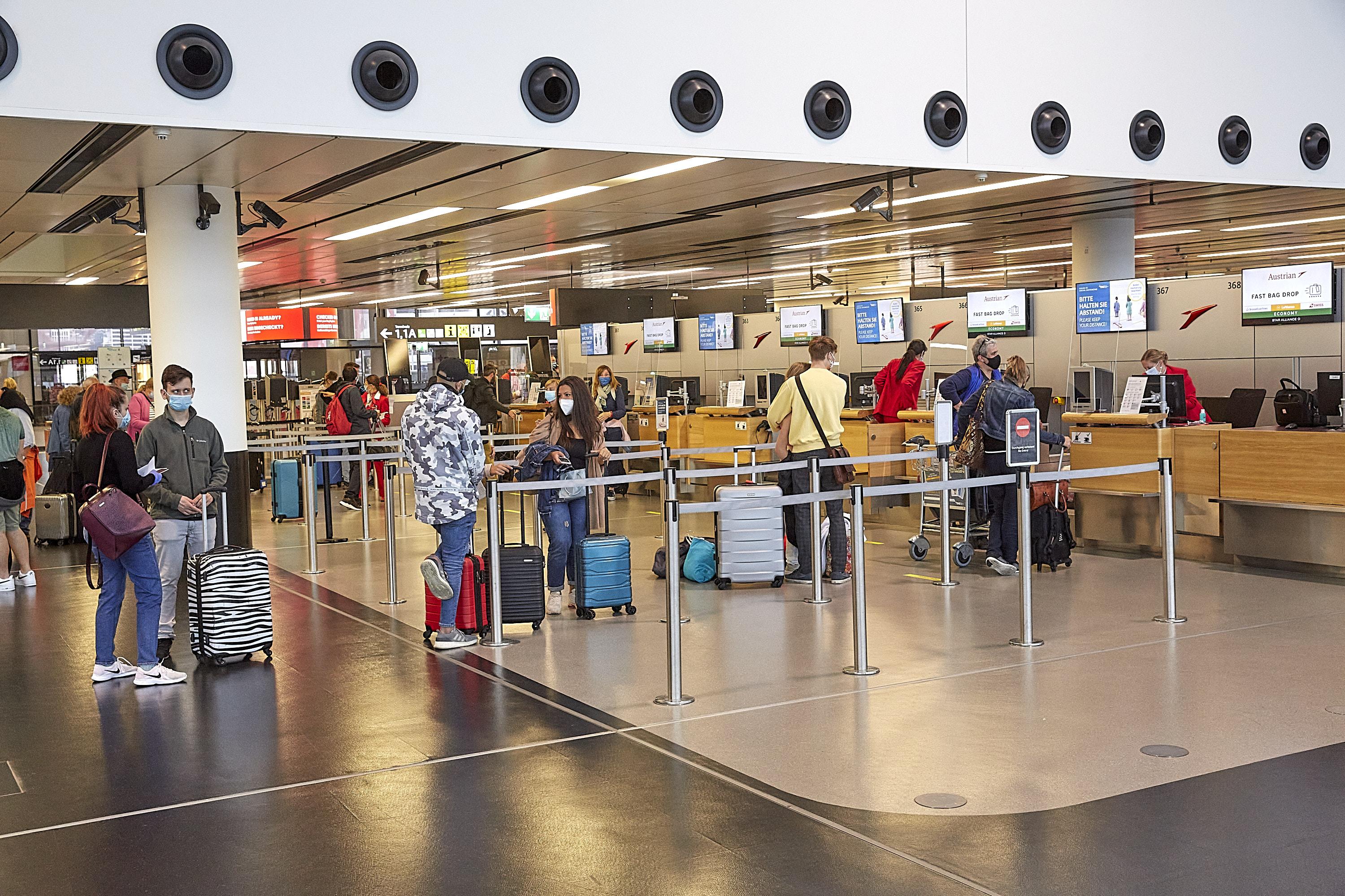 Rom&acirc;nii nu mai pot intra &icirc;n Austria fără testul Covid! Autoritățile au anunțat un nou set de restricții