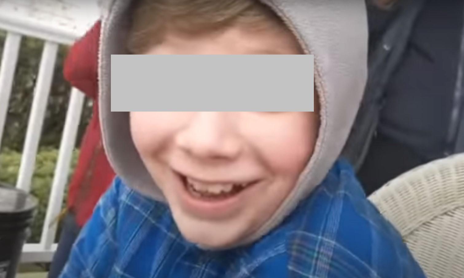 Un copil de doar 12 ani a fost arestat din cauza unor SMS-uri buclucașe: &bdquo;Voi veni la casa ta &icirc;mbrăcat ca o fantomă&rdquo;