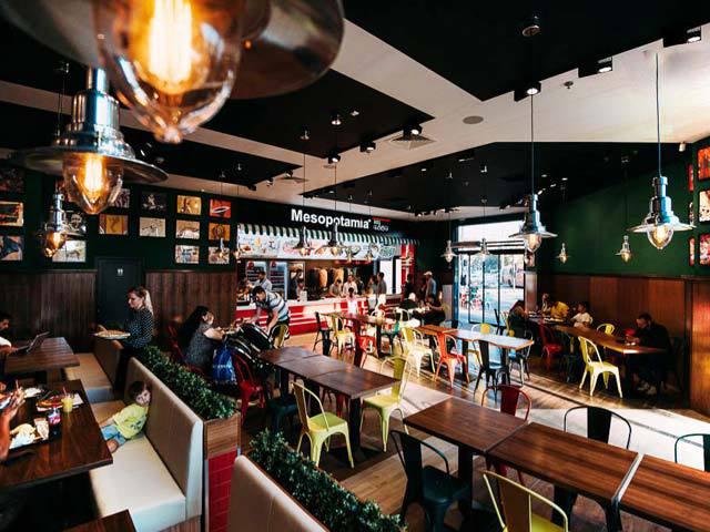 Restaurantele nu vor fi deschise nici după 15 iulie. Ce spune ministrul Economiei despre &icirc;nchiderea teraselor după orele 22:00