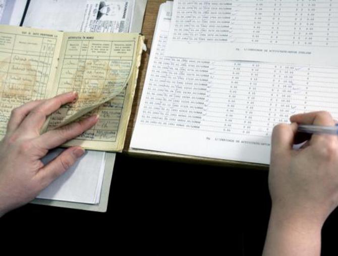 Se reduce v&acirc;rsta de pensionare cu doi ani. Legea votată &icirc;n Parlament, valabilă pentru femeile și bărbații din aceste categorii