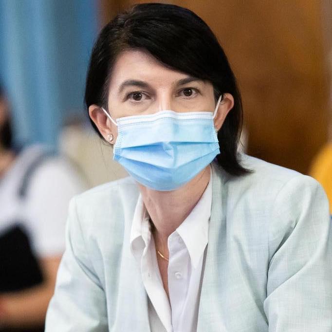 Ministrul Muncii, promisiune pentru angajații sănătoși ai companiilor &icirc;nchise de focare de COVID-19! Ce ar urma să se &icirc;nt&acirc;mple