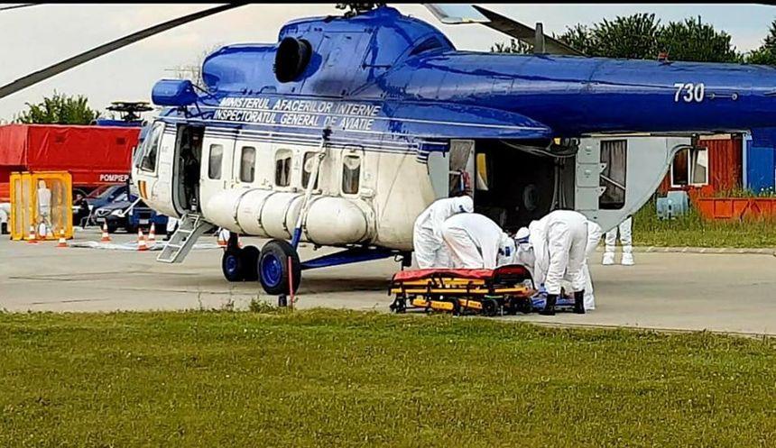 Pacient infectat cu noul coronavirus, &icirc;n stare gravă, transportat de la Focşani la Bucureşti, cu un elicopter