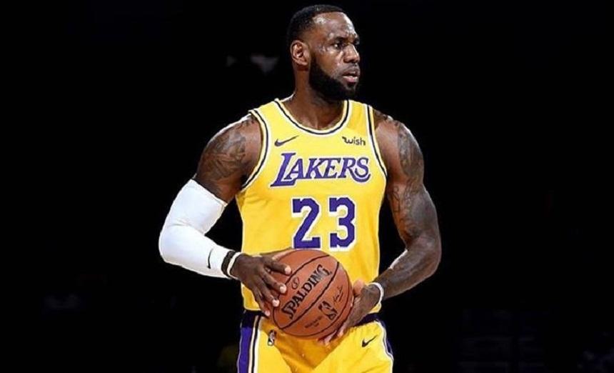 Un card de colecţie cu imaginea lui LeBron James, vândut cu 1,845 milioane de dolari la o licitaţie